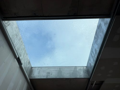 Puertas para claraboyas y cierre de luz