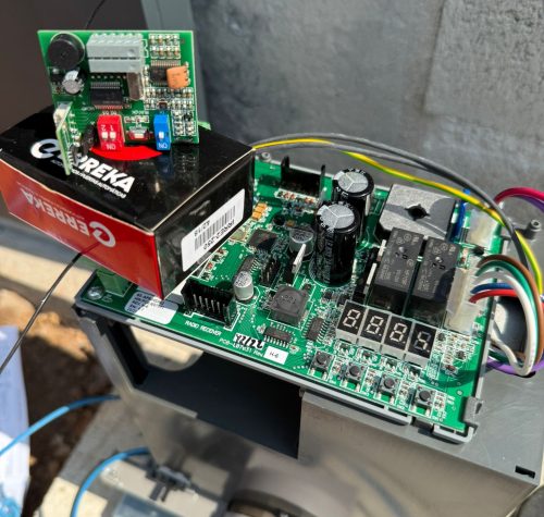 Reparación de mecanismo de puerta automática